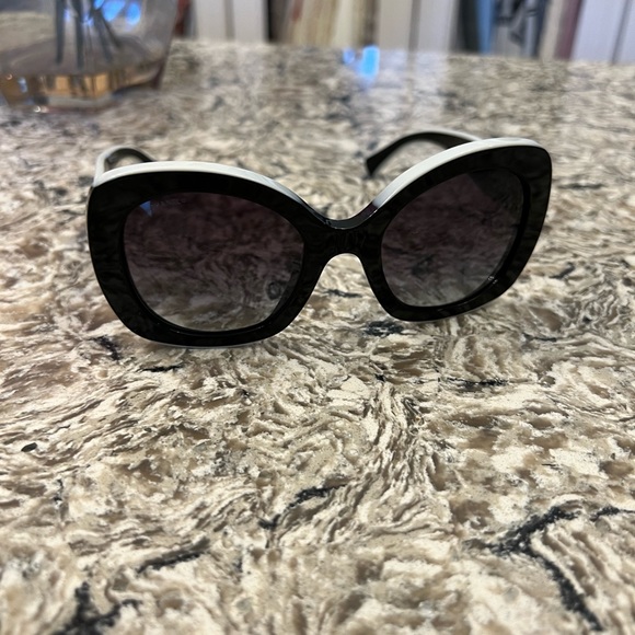 NWT Chanel Black and White Acetate Sunglasses - Picture 4 of 9